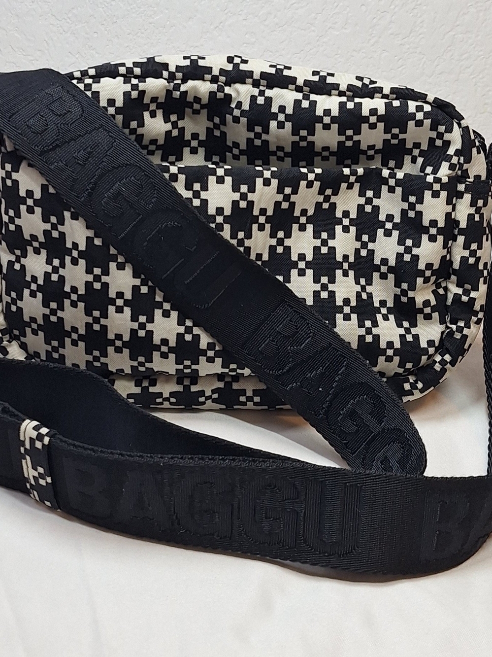 BAGGU Camera Crossbody Black White Pixel Gingham Check Rare HTF Discontinued